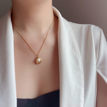 Mariota Pearl Necklace